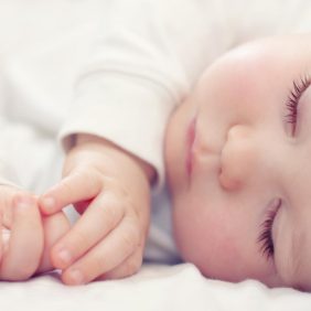 Yeni Doğan Bebek Hıçkırık Tutunca Ne Yapılır?