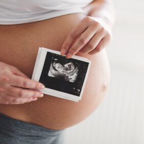 Hamilelikte Emniyet Kemeri Takılmalı Mı?
